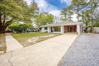 GOLF CART DISTRICT, CLOSE TO DOWNTOWN! Bring your golf cart to - photo 3