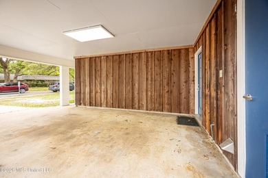 GOLF CART DISTRICT, CLOSE TO DOWNTOWN! Bring your golf cart to - photo 7