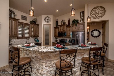 'MODEL HOME ON YOUR LEVEL LOT'. 3400 Square Feet Under Roofes - photo 12