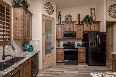 'MODEL HOME ON YOUR LEVEL LOT'. 3400 Square Feet Under Roofes - photo 13