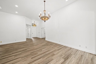 Elegantly remodeled estate home with expansive lake and golf - photo 15