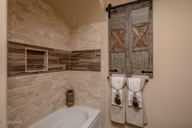 'MODEL HOME ON YOUR LEVEL LOT'. 3400 Square Feet Under Roofes - photo 21