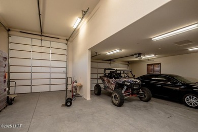 'MODEL HOME ON YOUR LEVEL LOT'. 3400 Square Feet Under Roofes - photo 24