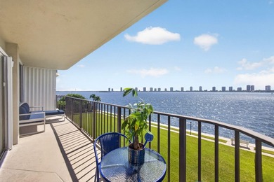 Experience exceptional waterfront living in this beautifully - photo 4