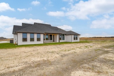 20k your way incentive! Modern Farmhouse Luxury on 1 Acre in - photo 37