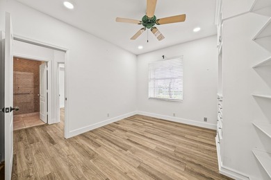 Elegantly remodeled estate home with expansive lake and golf - photo 40