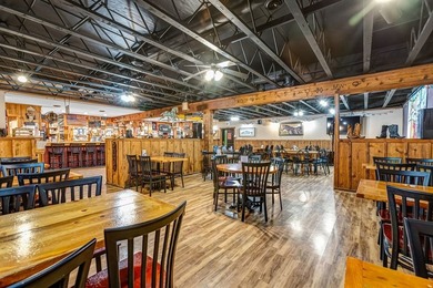 Cougar Dave's Bar and Grill thrives, as a longstanding - photo 5