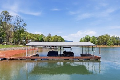 Stunning quality-built custom mountain and lake retreat with - photo 2