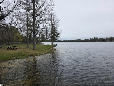 FIXER UPPER PROPERTY. Up north cottage for sale, in the heart of - photo 12