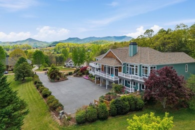 Stunning quality-built custom mountain and lake retreat with - photo 5
