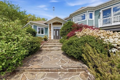 Stunning quality-built custom mountain and lake retreat with - photo 10