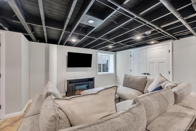 Welcome to 256 Division Street in Massapequa - a fully renovated - photo 24