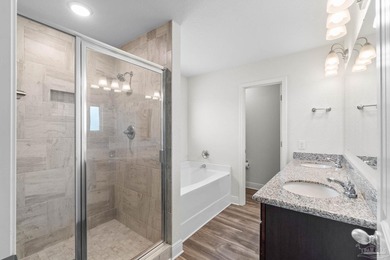 Beautiful nearly new home located in a family-friendly - photo 25