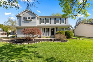 Opportunity is knocking ! Welcome home to this charming 3-bed, 2 - photo 1