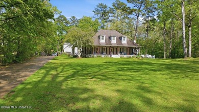 Welcome to 104 Quail Hollow Place--an incredible opportunity to - photo 4