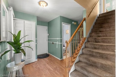 Opportunity is knocking ! Welcome home to this charming 3-bed, 2 - photo 4