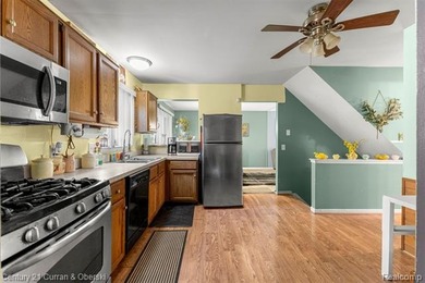 Opportunity is knocking ! Welcome home to this charming 3-bed, 2 - photo 8