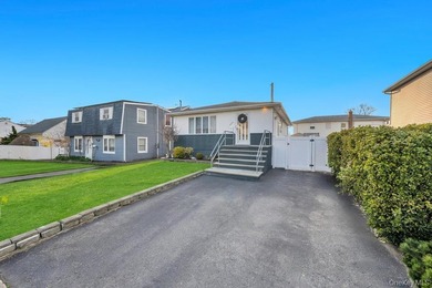 Welcome to 256 Division Street in Massapequa - a fully renovated - photo 44