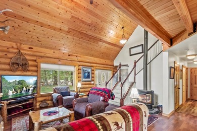 WELL MAINTAINED LOG HOME CLOSE TO LAKE! Two forested lots - photo 8