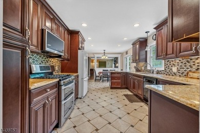 Welcome to this spacious Colonial with beautiful curb appeal - photo 11