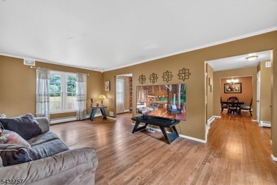 Welcome to this spacious Colonial with beautiful curb appeal - photo 15
