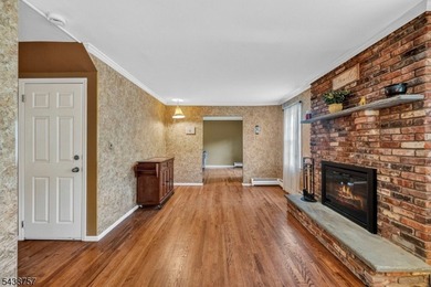 Welcome to this spacious Colonial with beautiful curb appeal - photo 19
