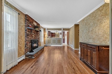 Welcome to this spacious Colonial with beautiful curb appeal - photo 20