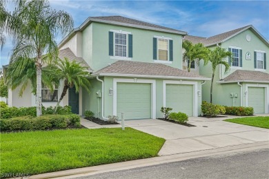 Lake Townhome/Townhouse For Sale in F OR T  MY ER S, Florida
