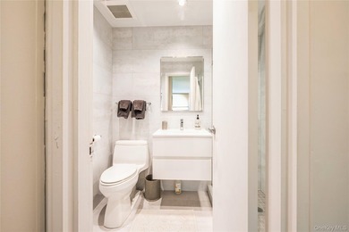 Private Riverfront Townhome with Luxury Condo Amenities - photo 22