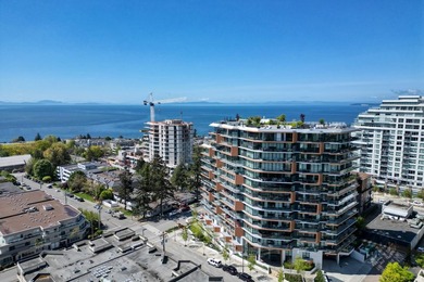Welcome to Georgian Square in sunny White Rock! This west facing - photo 26