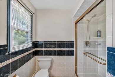 Welcome to this spacious Colonial with beautiful curb appeal - photo 30