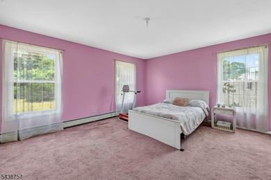 Welcome to this spacious Colonial with beautiful curb appeal - photo 33