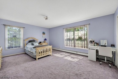 Welcome to this spacious Colonial with beautiful curb appeal - photo 34