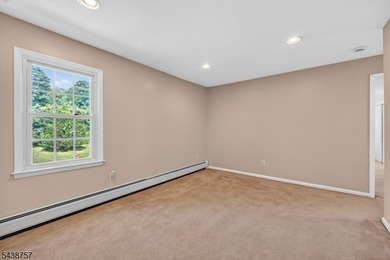 Welcome to this spacious Colonial with beautiful curb appeal - photo 36