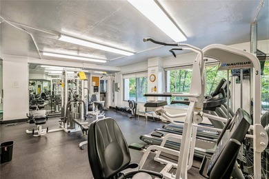 Private Riverfront Townhome with Luxury Condo Amenities - photo 36