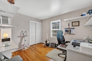 Welcome to this spacious Colonial with beautiful curb appeal - photo 37