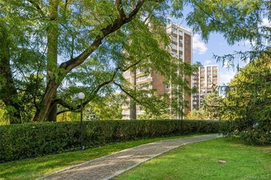 Private Riverfront Townhome with Luxury Condo Amenities - photo 38