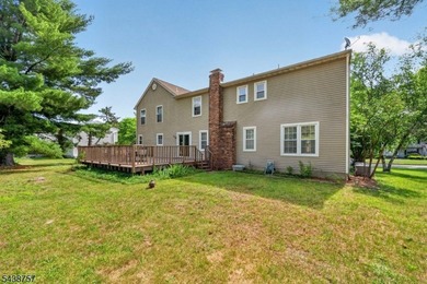 Welcome to this spacious Colonial with beautiful curb appeal - photo 41