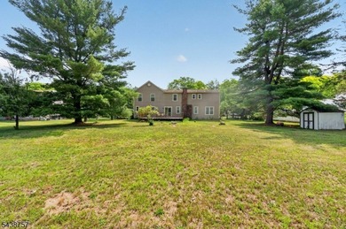 Welcome to this spacious Colonial with beautiful curb appeal - photo 42