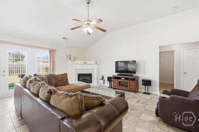 Welcome home to this well-maintained 3 bedroom, 2 bath charmer - photo 7