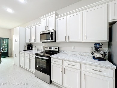 Beautiful basically New Home with great water views. High - photo 19