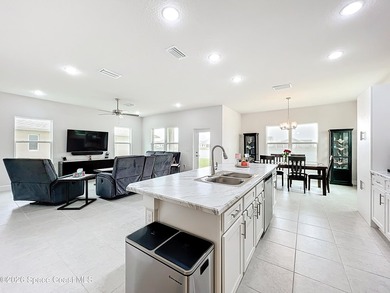 Beautiful basically New Home with great water views. High - photo 21