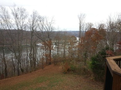 Lakeside living at its finest! This beautifully maintained 5 - photo 4