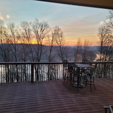 Lakeside living at its finest! This beautifully maintained 5 - photo 5