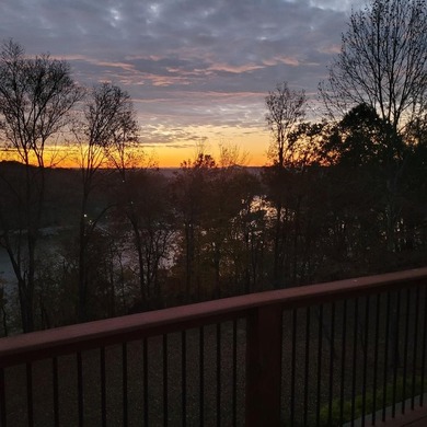 Lakeside living at its finest! This beautifully maintained 5 - photo 6