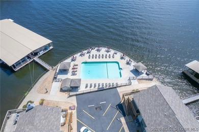 Ready to live the Lake Life? This fully renovated, move-in ready - photo 31