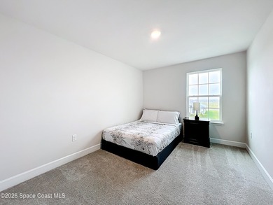 Beautiful basically New Home with great water views. High - photo 31