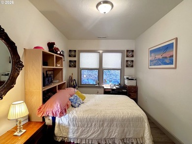 Light, Space, and a Hint of Ocean - Welcome Home. Coastal living - photo 11