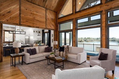 CUSTOM-BUILT NEW home with 165' of PRIVATE LAKEFRONT and - photo 13