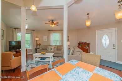 Price reduced to $259,000. Unique Waterfront Home! Older Round - photo 3